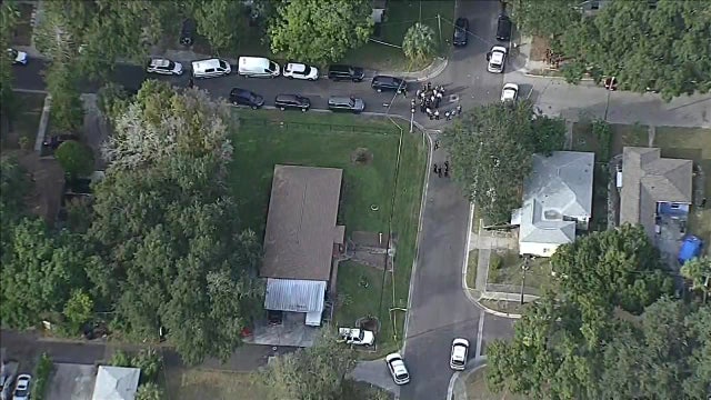 Suspect, accused of robbing 2 children, shot by St. Pete officer
