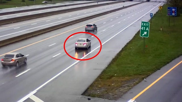 Video shows driver reversing on Ohio highway after missing their exit