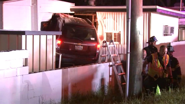 Driver seriously injured after crashing into Riverview mobile home, troopers say