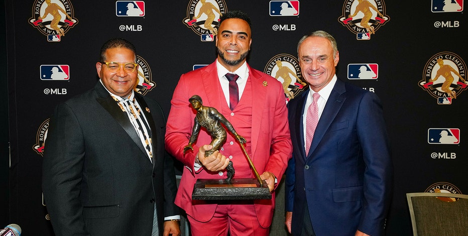 Clemente Award - Roberto Clemente Foundation