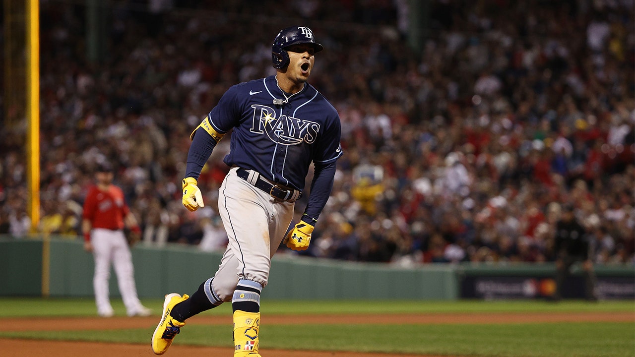 Rays' Wander Franco hits game-tying home run in his major league debut