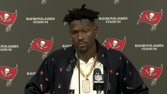 Report: Former chef says Bucs' Antonio Brown purchased fake COVID-19 vaccine card