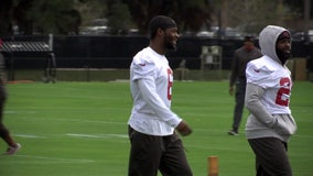 Buccaneers address mounting injuries, sign RB Le'Veon Bell