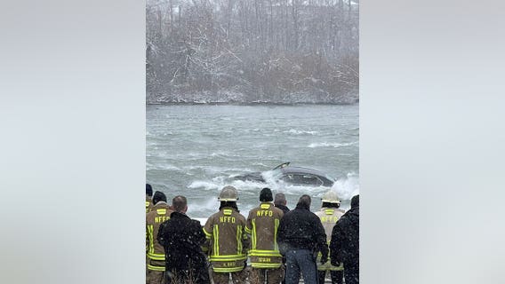 Coast Guard pulls body from car stuck in rapids near brink of Niagara Falls