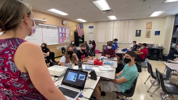 Sarasota schools ask parents to consider substitute teaching as need doubles during omicron wave