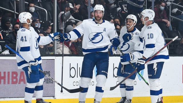 Hedman, Kucherov propel Lightning past Kings 6-4