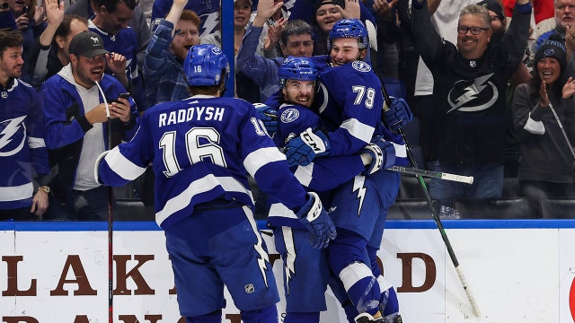 Lightning beat Canucks 4-2; Stamkos gets 18th goal