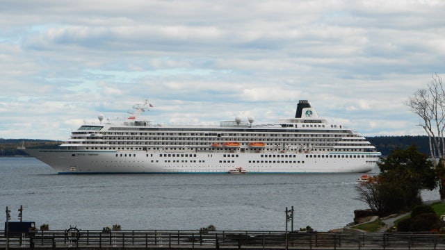 Cruise ship stays docked in the Bahamas to avoid U.S. seizure over unpaid fuel