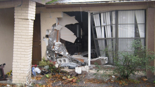 2 teens accused of stealing truck, leading deputies on chase, crashing into home