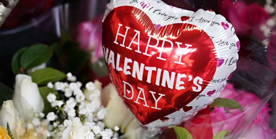 Happy Valentine's Day 2022: Make your Valentine's Day Special with These  Things - News18