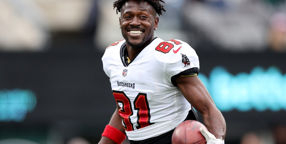 Antonio Brown kicked off Tampa Bay Buccaneers after shirtless exit