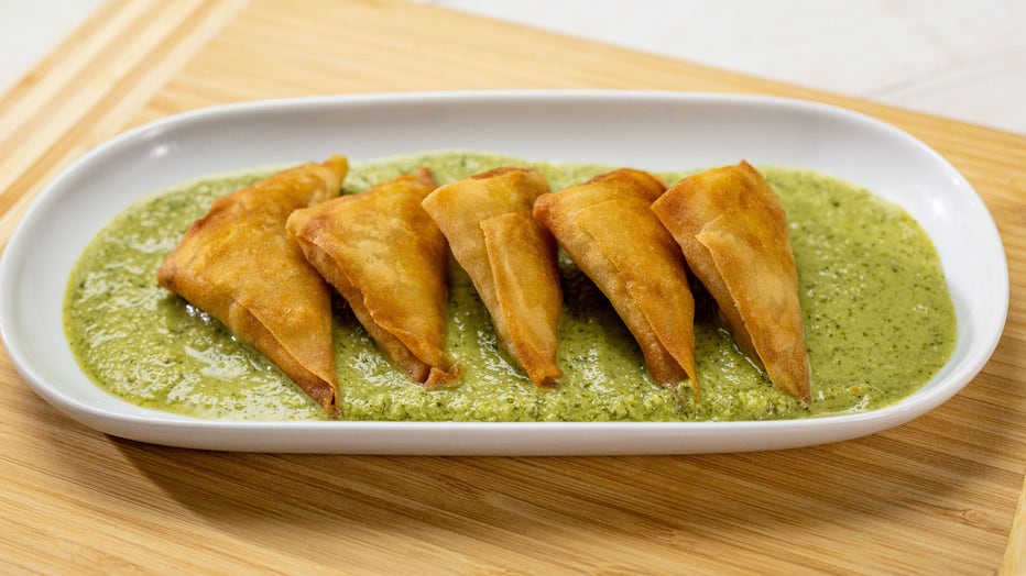 04_Vegan-Samosa-with-Spicy-Green-Chutney-at-Universals-Mardi-Gras.jpg