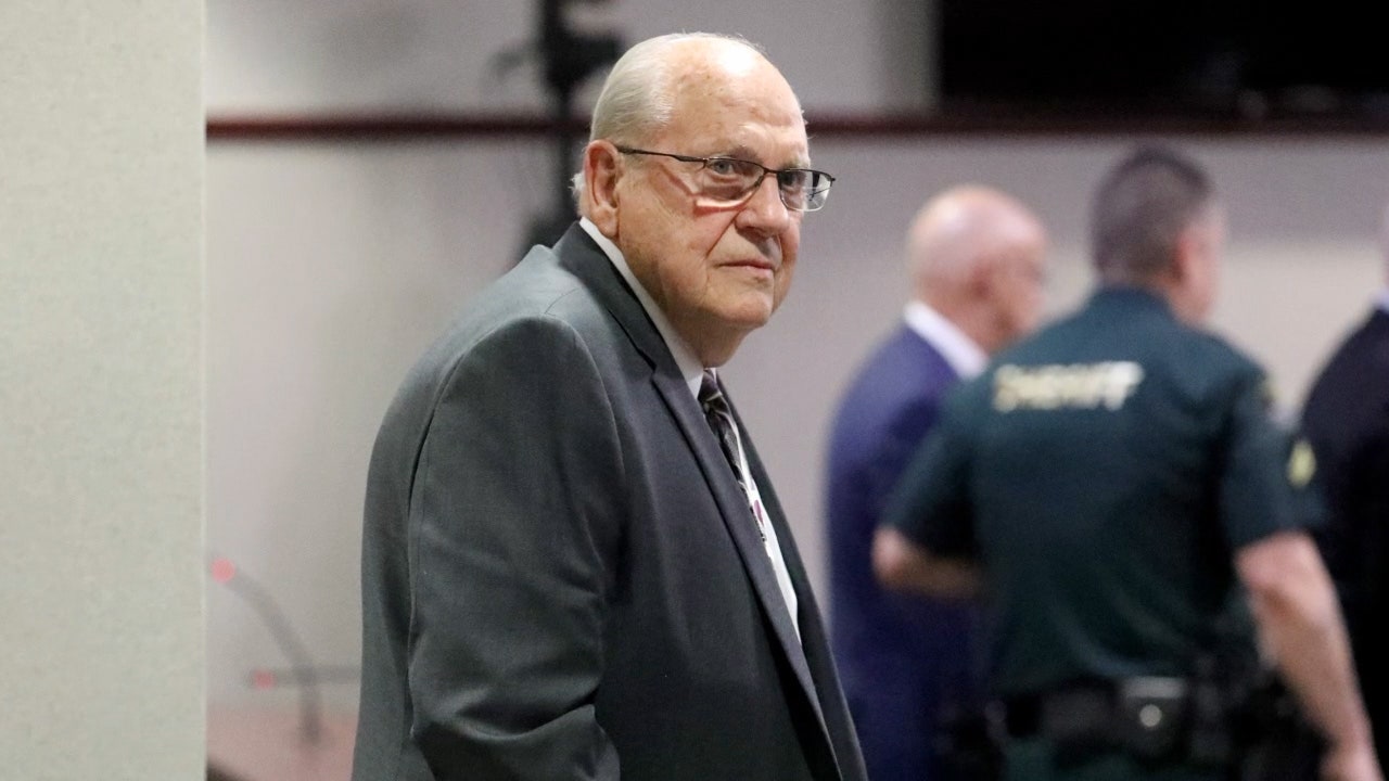 Curtis Reeves Trial: Defense team will begin calling witnesses after prosecution rested its case - Vimarsana News