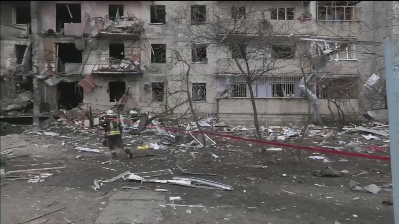 Bay Area Navy SEAL helps evacuate Ukrainians as others prepare to fight ...