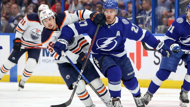 Perry gets 400th goal, Tampa Bay Lightning beat Oilers 5-3