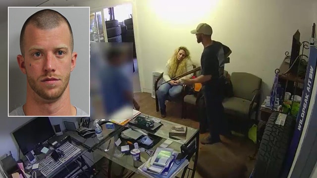 Deputies shoot convicted felon, searching for accused accomplice following armed robbery in Polk County