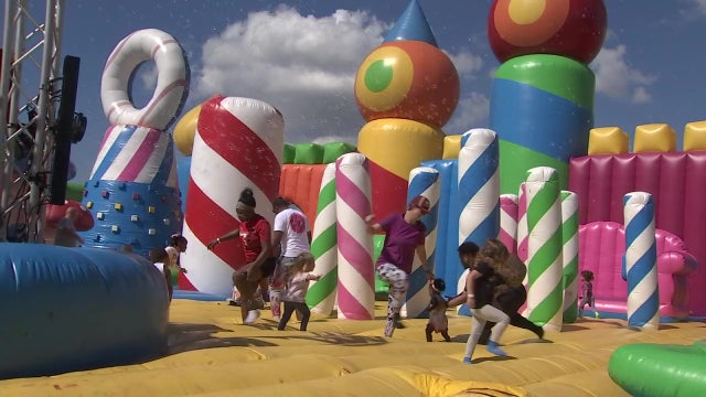 World’s largest bounce house delights children, adults in Tampa