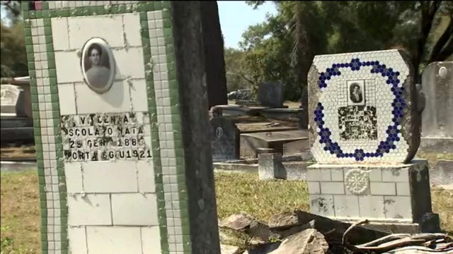 Fight to save part of Woodlawn Cemetery goes before Tampa leaders