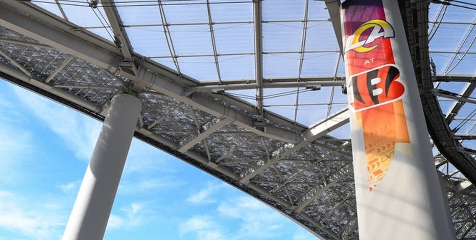 Delay in new NFL stadium roof in Las Vegas causes concern