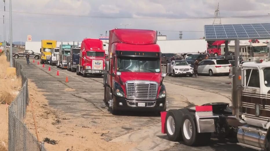 CALIFORNIA_TRUCKER_CONVOY_HEADS_TO_WASHINGTON__D_C_00.00.09.13-1.jpg