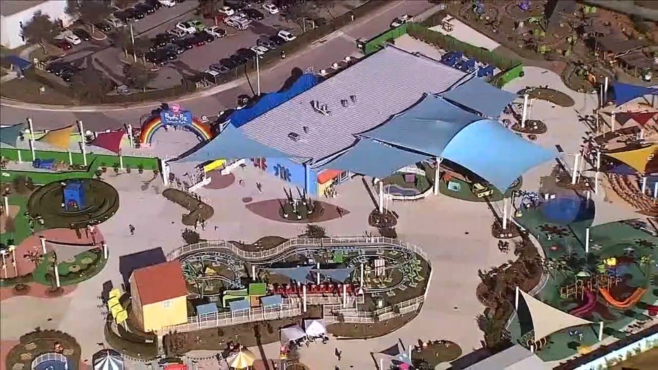Peppa Pig Theme Park Guide to Attractions, Shows & Tickets