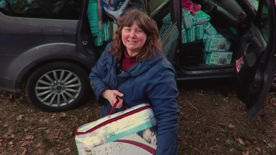 Twin sisters use Dade City quilt shop to raise more than $100,000 for Ukrainian refugees