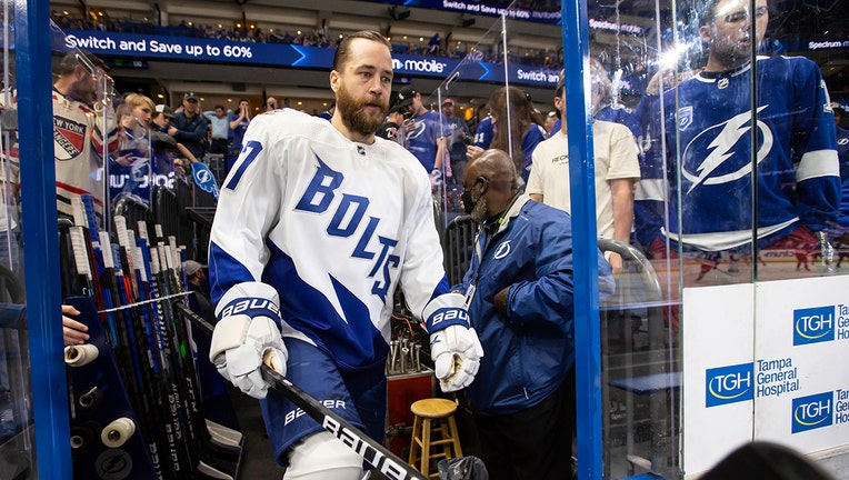 Tampa Bay Lightning STADIUM SERIES 2022 Unboxing, Victor Hedman