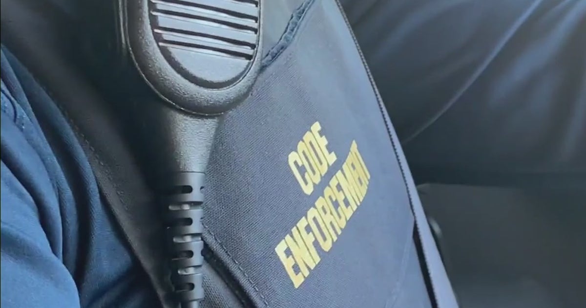 Code enforcement officers conduct sweeps to clean up Manatee County ...
