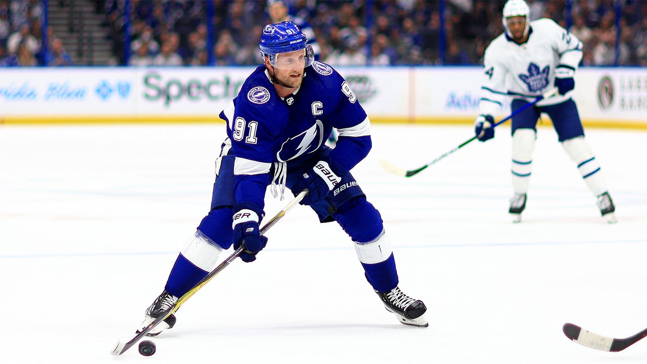 Tampa Bay Lightning - It's STAMMERTIME! Steven Stamkos makes his