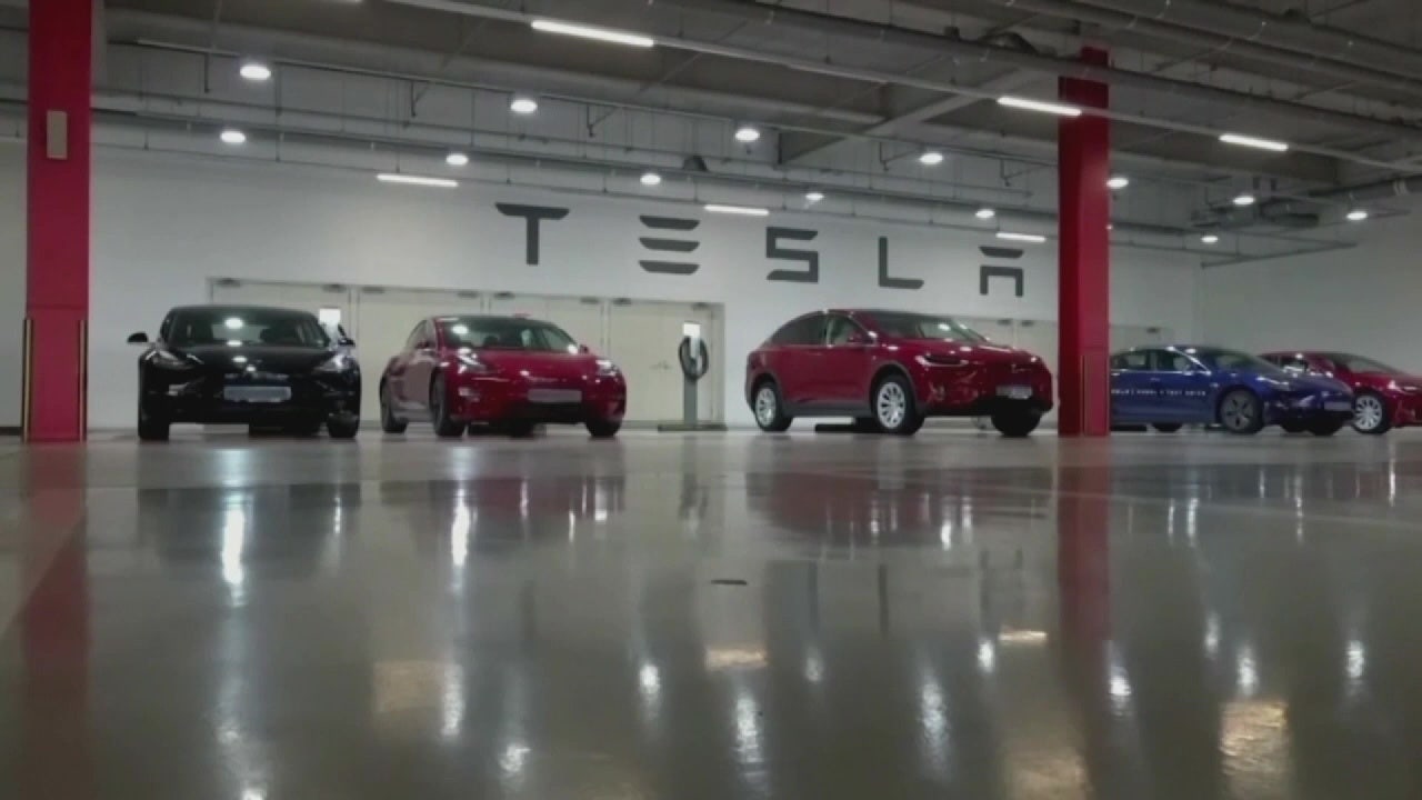 Tesla sets sights on St. Pete facility for new 100,000 square foot