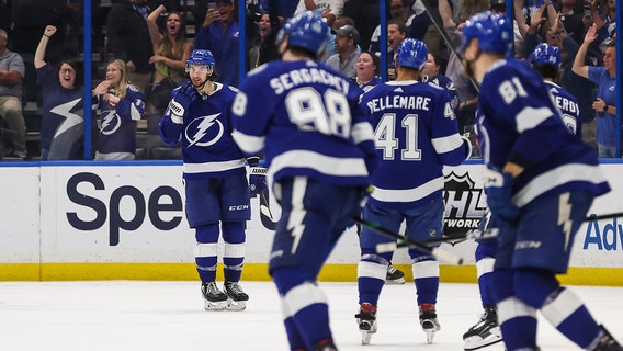 Two-time champion Lightning beat Ducks, lock up playoff spot