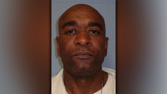 Convicted murderer on the run in Alabama after escaping work detail