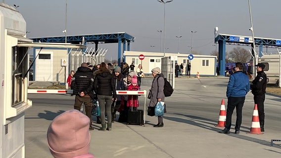 Ukrainian refugees struggle to receive aid in the United States