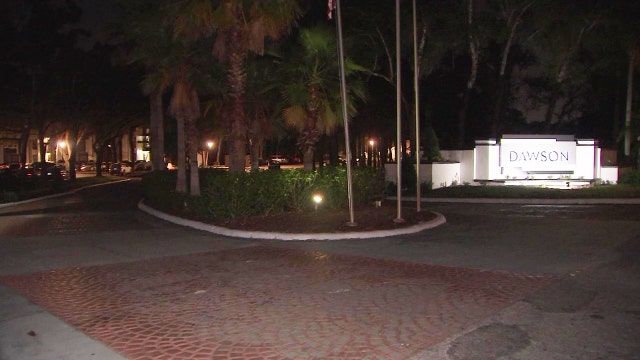 1 shot, killed following struggle over vehicle at Tampa apartment complex