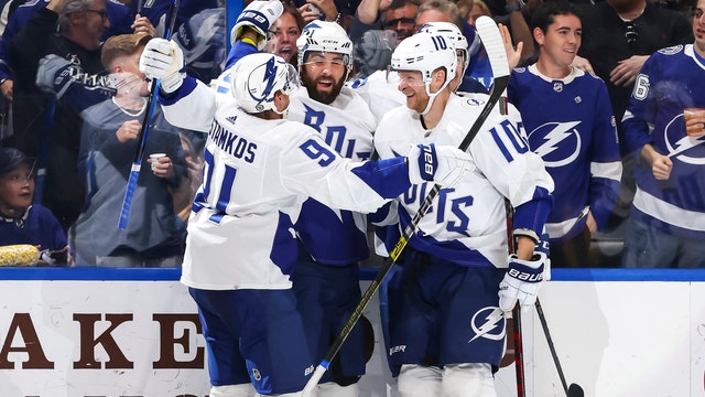 Tampa Bay Lightning get goals from 6 players in big win over Predators
