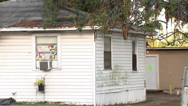 Tampa PD: Homeowner hospitalized after home invasion shooting; officers search for suspect