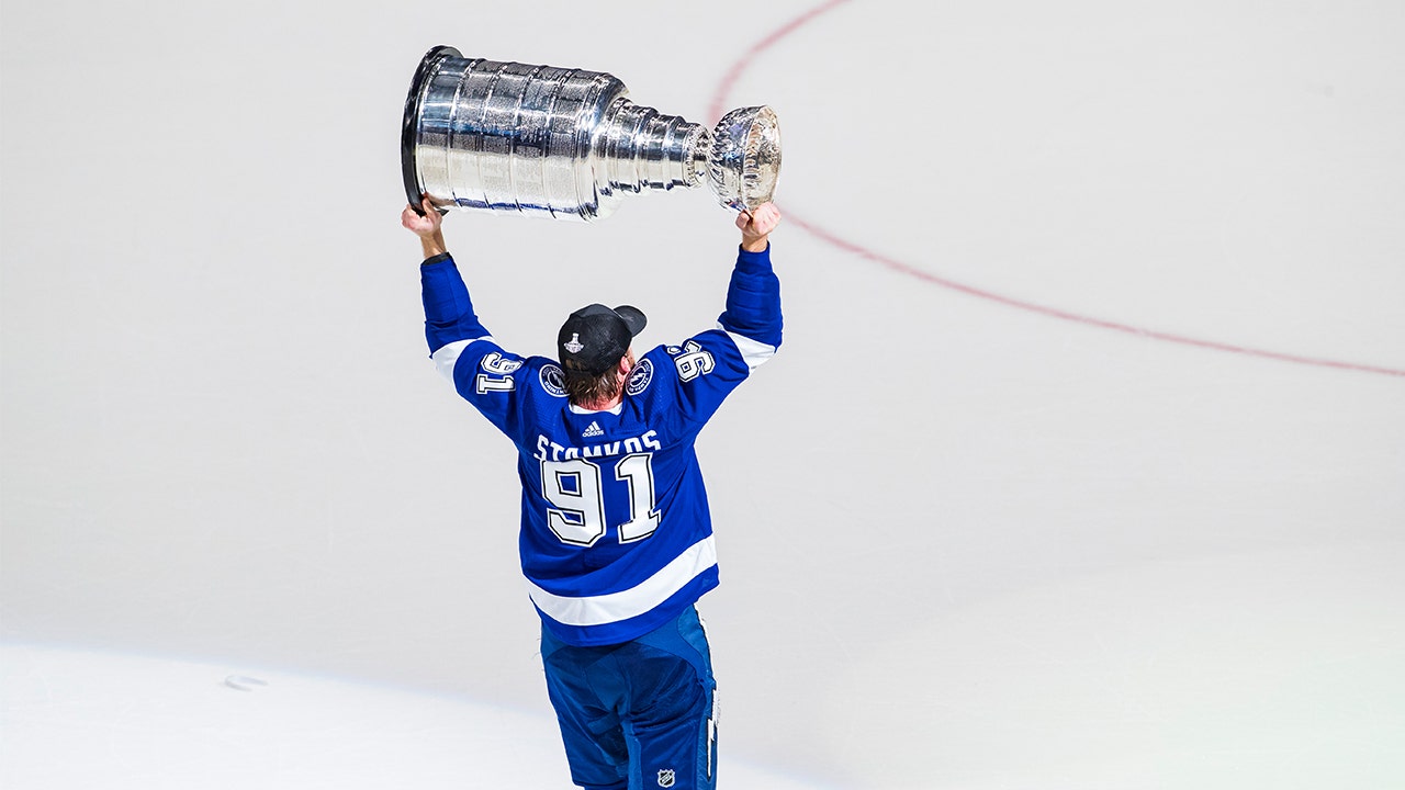 Lightning, Steven Stamkos celebrate with the Stanley Cup: 'Wow