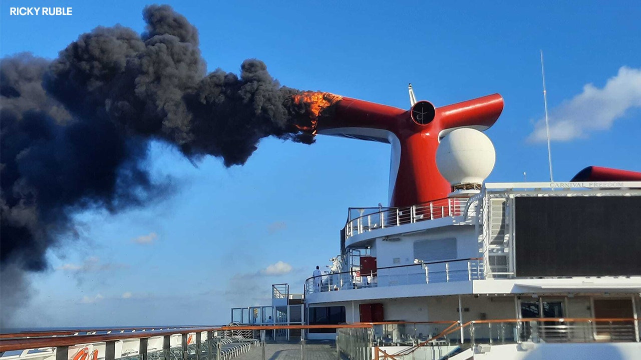 cruise ship caught in fire