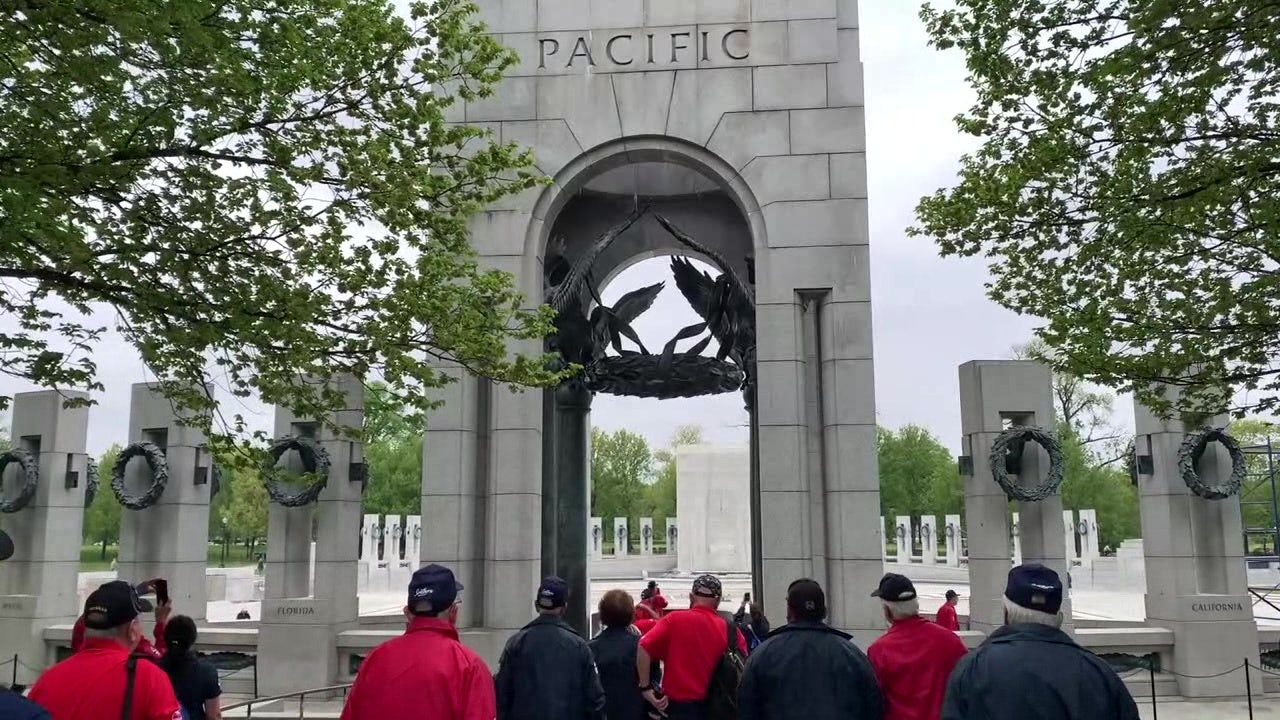 Quân nhân Polk County WWII, Hàn Quốc, Việt Nam thăm đài tưởng niệm chiến tranh ở Washington DC