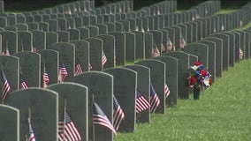 Emotions run high during Memorial Day service at Florida National Cemetery