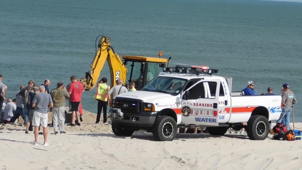 Teen killed while digging hole with younger sister on New Jersey beach, police say