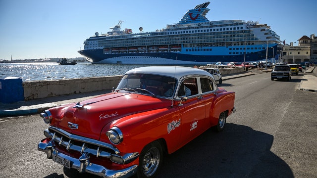 White House moves to expand Cuba flights, loosen remittances