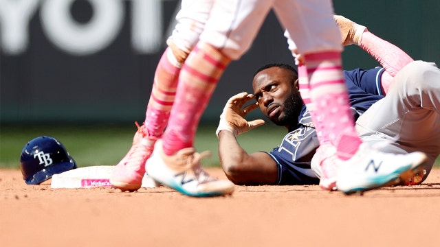 Mariners rally past Rays 2-1 to stop slide