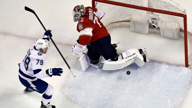 Colton scores late, Lightning beat Panthers 2-1 in Game 2