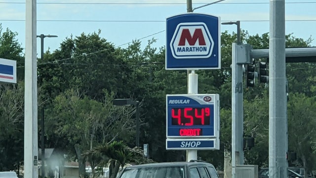 Florida gas prices dip for 3rd week in a row