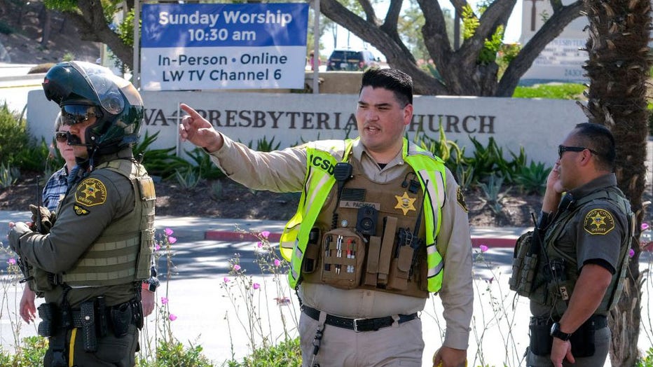 Police-investigate-church-shooting.jpg