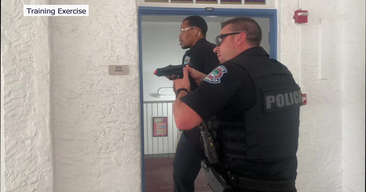 Sarasota police train for active school shooting | FOX 13 Tampa Bay