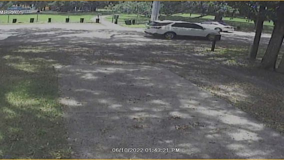 Police search for vehicle after 16-year-old shot in Tampa