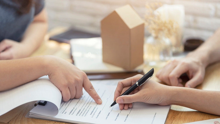 bd9816ce-mortgage-PMI-credible-iStock-970126080.png