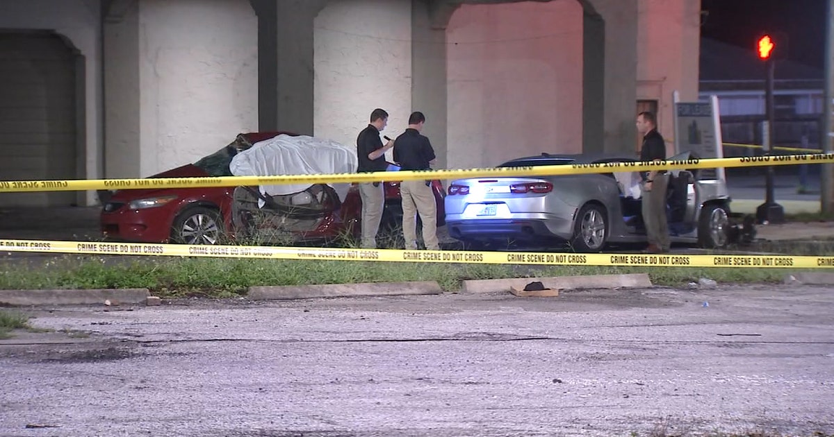 1 dead following crash at Tampa intersection, police say | FOX 13 Tampa Bay